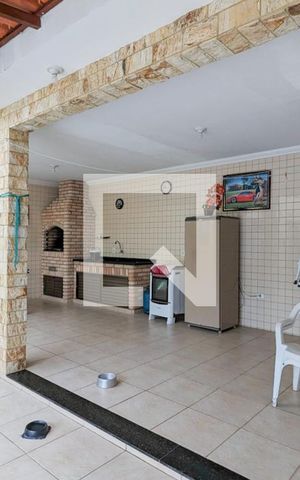 Casa à venda com 200m², 2 quartos e 5 vagas Casa à venda com 200m², 2 quartos e 5 vagasChurrasqueira