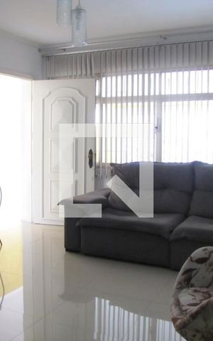 Casa à venda com 230m², 3 quartos e 2 vagasSala