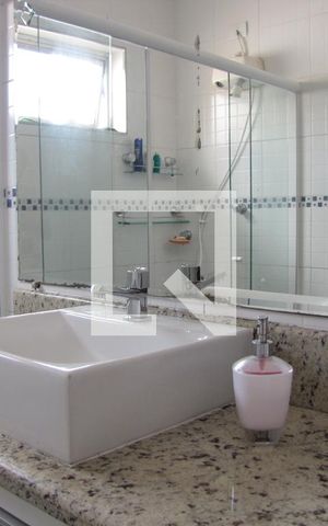 Casa à venda com 230m², 3 quartos e 2 vagasBanheiro 1
