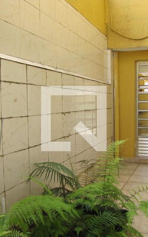 Casa à venda com 230m², 3 quartos e 2 vagasCorredor