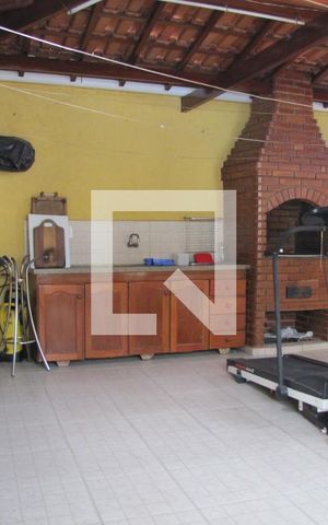 Casa à venda com 230m², 3 quartos e 2 vagasSalão de Festas