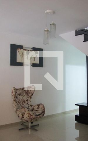 Casa à venda com 230m², 3 quartos e 2 vagasSala