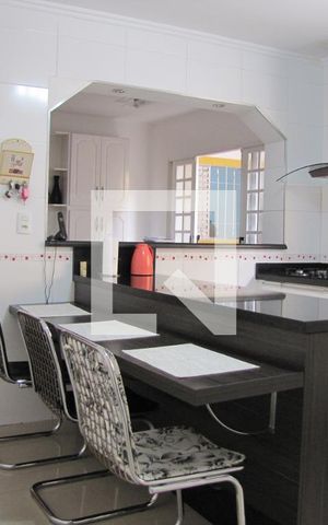 Casa à venda com 230m², 3 quartos e 2 vagasCozinha