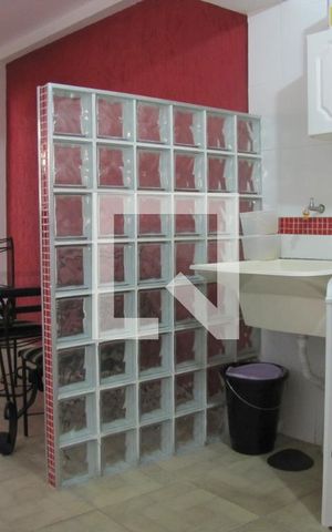 Casa à venda com 230m², 3 quartos e 2 vagasÁrea de Serviço