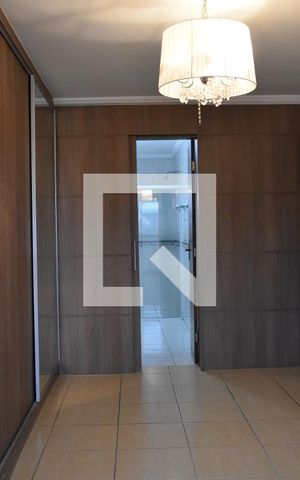 Casa para alugar com 240m², 3 quartos e 6 vagasSuíte