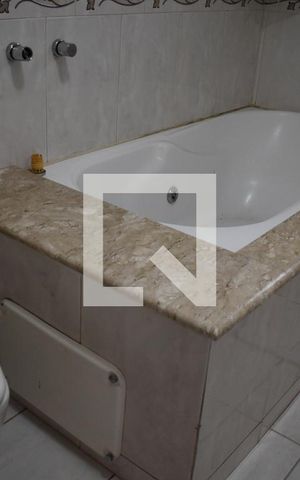 Casa para alugar com 240m², 3 quartos e 6 vagasBanheiro da suíte