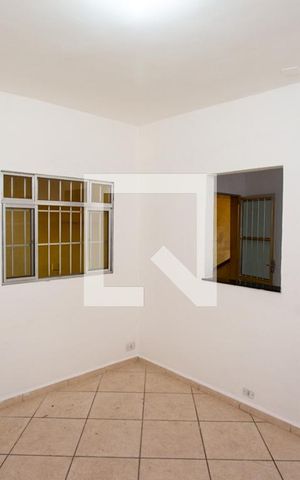 Casa para alugar com 60m², 1 quarto e sem vaga Casa para alugar com 60m², 1 quarto e sem vagaQuarto