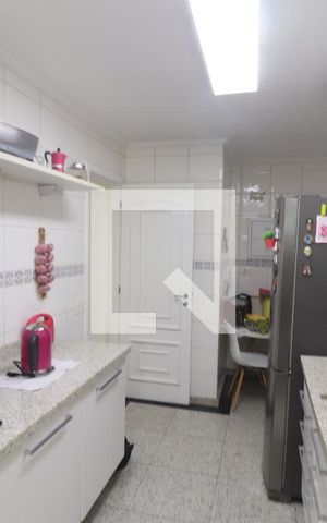 Apartamento à venda com 84m², 3 quartos e 2 vagasCozinha