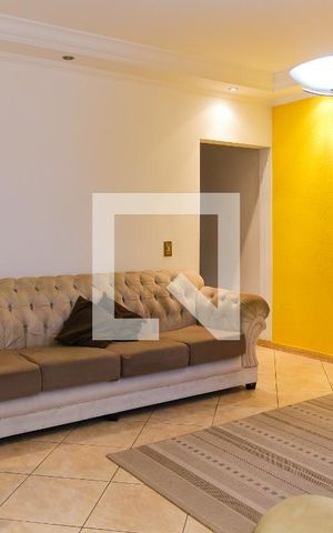 Casa à venda com 150m², 3 quartos e 4 vagas Casa à venda com 150m², 3 quartos e 4 vagasSala