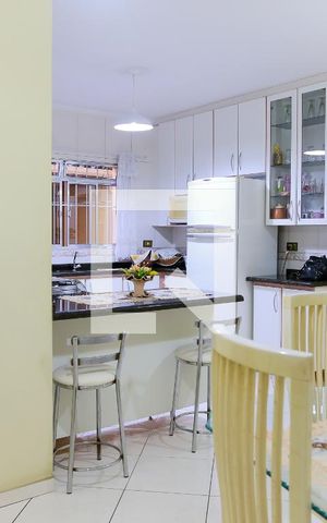 Casa à venda com 150m², 3 quartos e 4 vagas Casa à venda com 150m², 3 quartos e 4 vagasCozinha