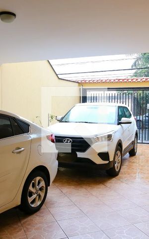 Casa à venda com 150m², 3 quartos e 4 vagas Casa à venda com 150m², 3 quartos e 4 vagasGaragem