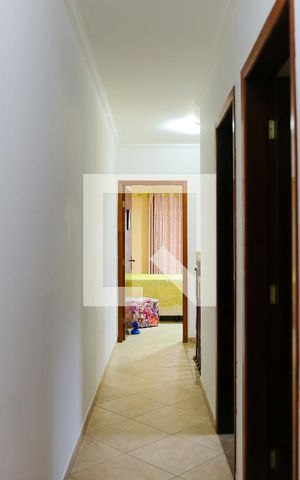 Casa à venda com 150m², 3 quartos e 4 vagas Casa à venda com 150m², 3 quartos e 4 vagasCorredor