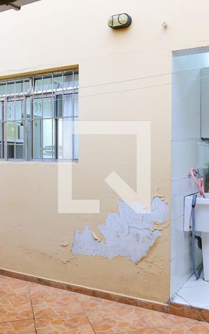Casa à venda com 150m², 3 quartos e 4 vagas Casa à venda com 150m², 3 quartos e 4 vagasChurrasqueira e Quintal