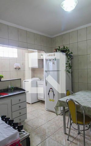 Casa para alugar com 271m², 5 quartos e 2 vagas Casa para alugar com 271m², 5 quartos e 2 vagasCozinha 1