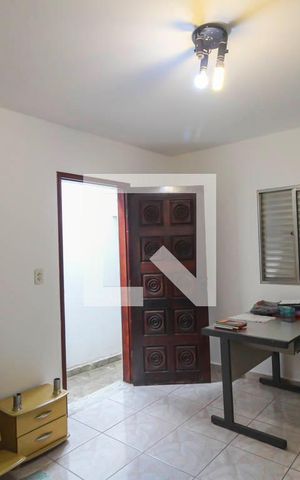 Casa para alugar com 271m², 5 quartos e 2 vagas Casa para alugar com 271m², 5 quartos e 2 vagasEdícula - Kitnet