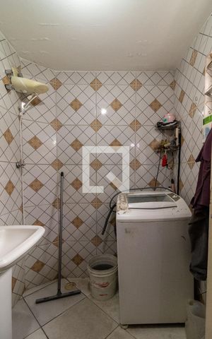Casa à venda com 60m², 3 quartos e 3 vagas Casa à venda com 60m², 3 quartos e 3 vagasBanheiro da Suíte 1