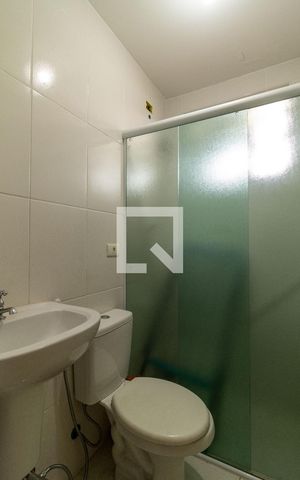 Casa à venda com 60m², 3 quartos e 3 vagas Casa à venda com 60m², 3 quartos e 3 vagasBanheiro