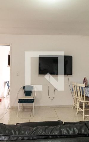 Casa à venda com 60m², 3 quartos e 3 vagas Casa à venda com 60m², 3 quartos e 3 vagasSala