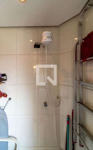 Apartamento à venda com 68m², 2 quartos e 1 vaga Apartamento à venda com 68m², 2 quartos e 1 vagaBanheiro de serviço