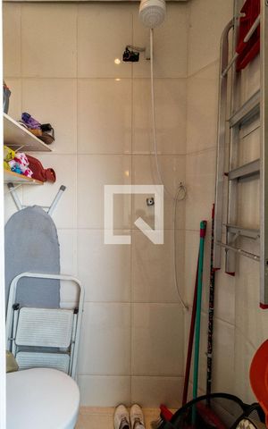 Apartamento à venda com 68m², 2 quartos e 1 vaga Apartamento à venda com 68m², 2 quartos e 1 vagaBanheiro de serviço