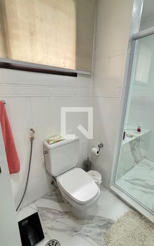 Apartamento à venda com 250m², 4 quartos e 2 vagas Apartamento à venda com 250m², 4 quartos e 2 vagasBanheiro da Suíte
