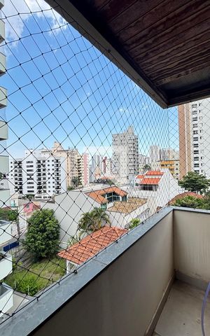 Apartamento à venda com 250m², 4 quartos e 2 vagas Apartamento à venda com 250m², 4 quartos e 2 vagasSuite Varanda