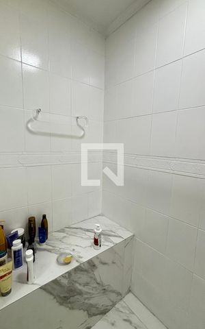Apartamento à venda com 250m², 4 quartos e 2 vagas Apartamento à venda com 250m², 4 quartos e 2 vagasBanheiro da Suíte