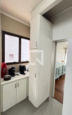 Apartamento à venda com 250m², 4 quartos e 2 vagas Apartamento à venda com 250m², 4 quartos e 2 vagasCozinha