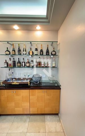 Apartamento à venda com 250m², 4 quartos e 2 vagas Apartamento à venda com 250m², 4 quartos e 2 vagasSala - Sala de Estar