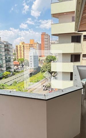 Apartamento à venda com 250m², 4 quartos e 2 vagas Apartamento à venda com 250m², 4 quartos e 2 vagasSala - Sala de Estar Varanda
