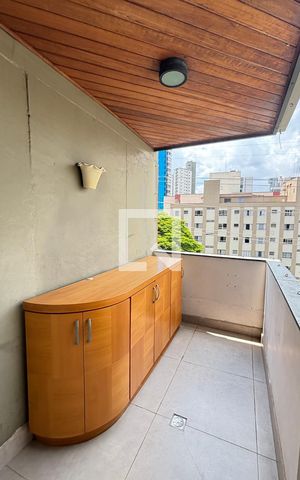 Apartamento à venda com 250m², 4 quartos e 2 vagas Apartamento à venda com 250m², 4 quartos e 2 vagasSala - Sala de Estar Varanda