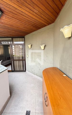 Apartamento à venda com 250m², 4 quartos e 2 vagas Apartamento à venda com 250m², 4 quartos e 2 vagasSala - Sala de Estar Varanda