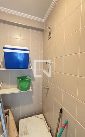 Apartamento à venda com 250m², 4 quartos e 2 vagas Apartamento à venda com 250m², 4 quartos e 2 vagasÁrea de Serviço - Banheiro