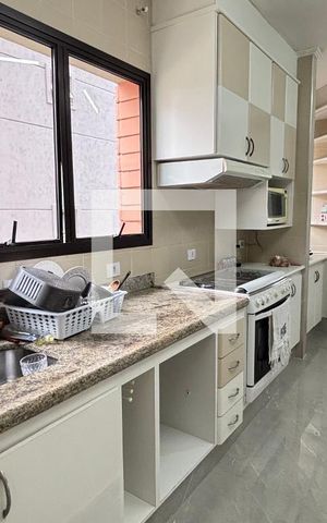 Apartamento à venda com 250m², 4 quartos e 2 vagas Apartamento à venda com 250m², 4 quartos e 2 vagasCozinha