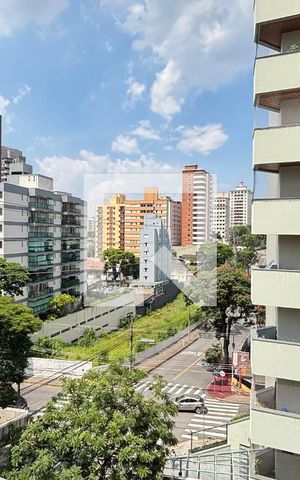 Apartamento à venda com 250m², 4 quartos e 2 vagas Apartamento à venda com 250m², 4 quartos e 2 vagasSala - Sala de Estar Varanda