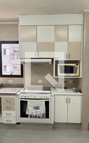 Apartamento à venda com 250m², 4 quartos e 2 vagas Apartamento à venda com 250m², 4 quartos e 2 vagasCozinha