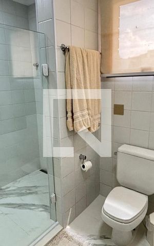 Apartamento à venda com 250m², 4 quartos e 2 vagas Apartamento à venda com 250m², 4 quartos e 2 vagasBanheiro
