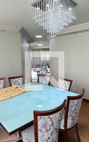 Apartamento à venda com 250m², 4 quartos e 2 vagas Apartamento à venda com 250m², 4 quartos e 2 vagasSala de Jantar