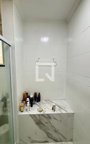 Apartamento à venda com 250m², 4 quartos e 2 vagas Apartamento à venda com 250m², 4 quartos e 2 vagasBanheiro da Suíte
