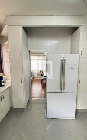 Apartamento à venda com 250m², 4 quartos e 2 vagas Apartamento à venda com 250m², 4 quartos e 2 vagasCozinha