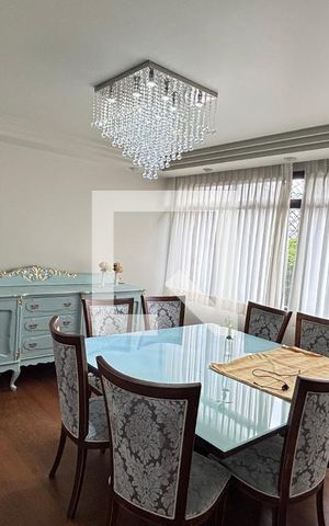 Apartamento à venda com 250m², 4 quartos e 2 vagas Apartamento à venda com 250m², 4 quartos e 2 vagasSala de Jantar