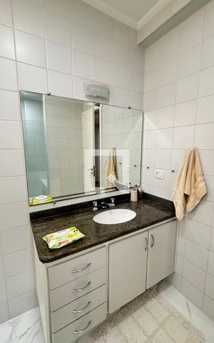 Apartamento à venda com 250m², 4 quartos e 2 vagas Apartamento à venda com 250m², 4 quartos e 2 vagasBanheiro