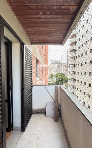 Apartamento à venda com 250m², 4 quartos e 2 vagas Apartamento à venda com 250m², 4 quartos e 2 vagasSuite Varanda