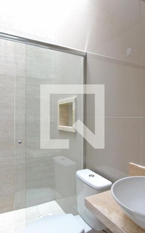 Casa de condomínio à venda com 153m², 3 quartos e 2 vagasBanheiro 