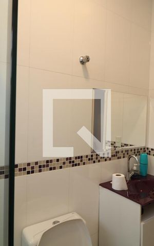 Casa à venda com 300m², 3 quartos e 5 vagasBanheiro do Quarto 2