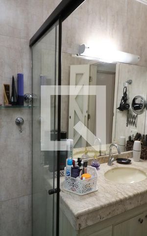 Casa à venda com 300m², 3 quartos e 5 vagasBanheiro do Quarto 1