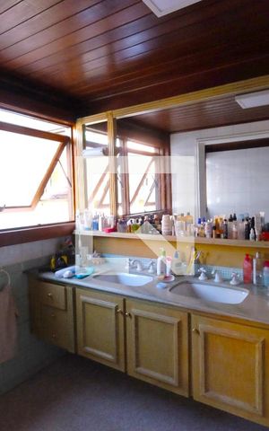 Apartamento à venda com 400m², 4 quartos e 3 vagasBanheiro da Suíte 3