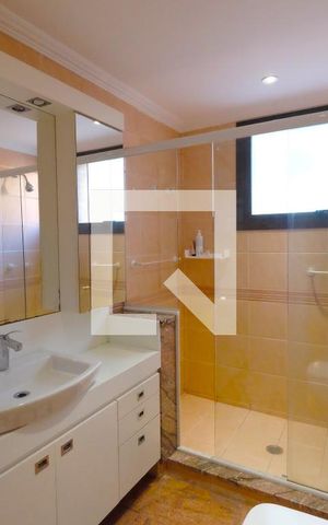 Apartamento à venda com 400m², 4 quartos e 3 vagasBanheiro da Suíte 1