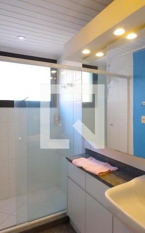Apartamento à venda com 400m², 4 quartos e 3 vagasBanheiro da Suíte 2