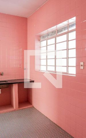 Casa para alugar com 100m², 2 quartos e sem vaga Casa para alugar com 100m², 2 quartos e sem vagaCozinha